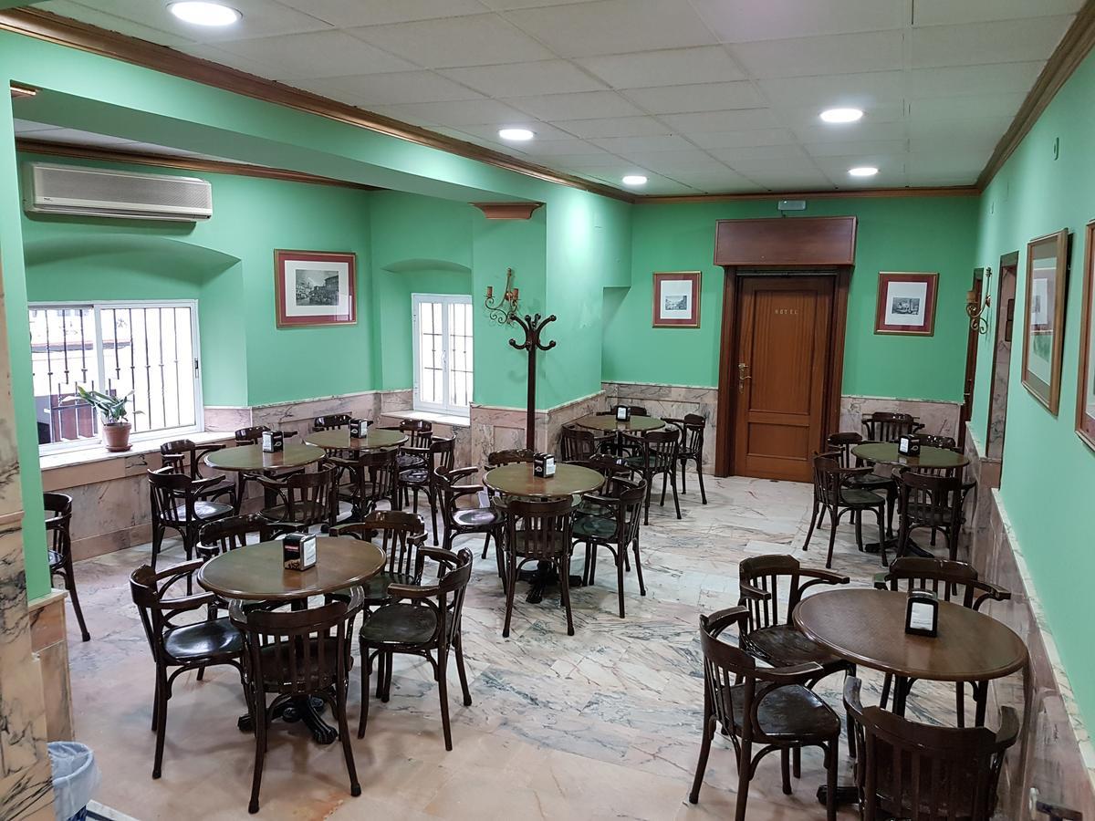 Hotel San Pedro Carmona  Exteriör bild